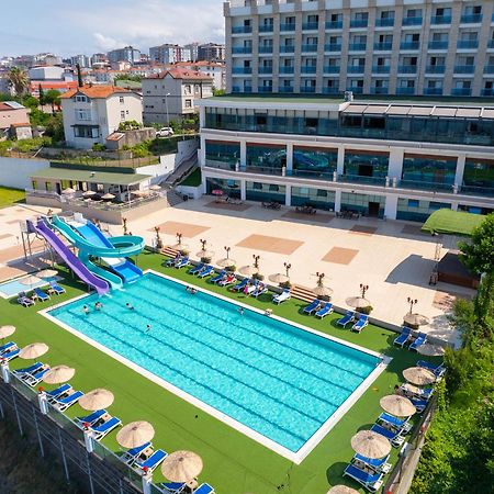 รามาดา รีสอร์ต บาย วินด์แฮม อุนเย Hotel Unye ภายนอก รูปภาพ