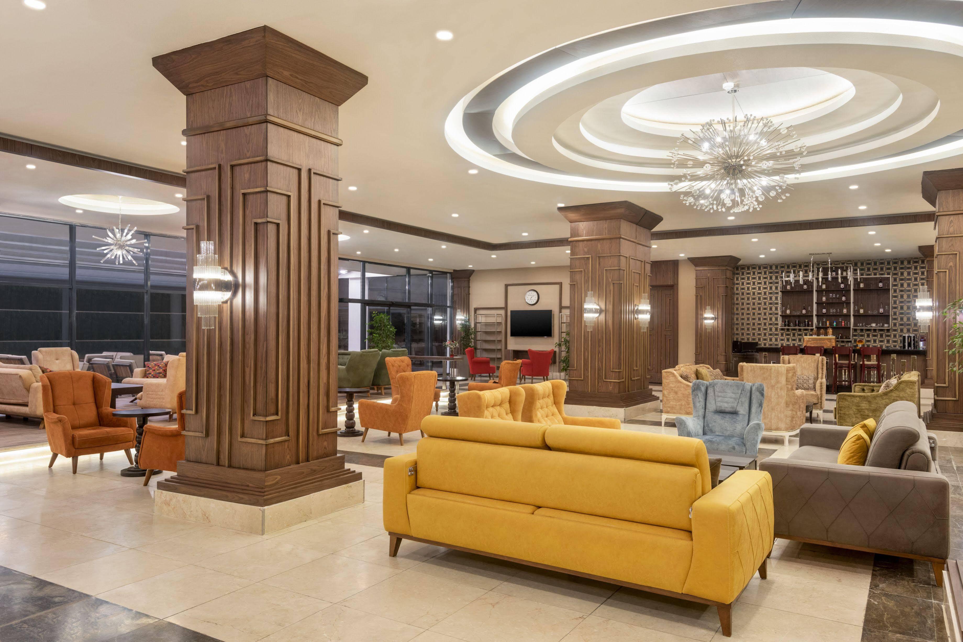 รามาดา รีสอร์ต บาย วินด์แฮม อุนเย Hotel Unye ภายนอก รูปภาพ