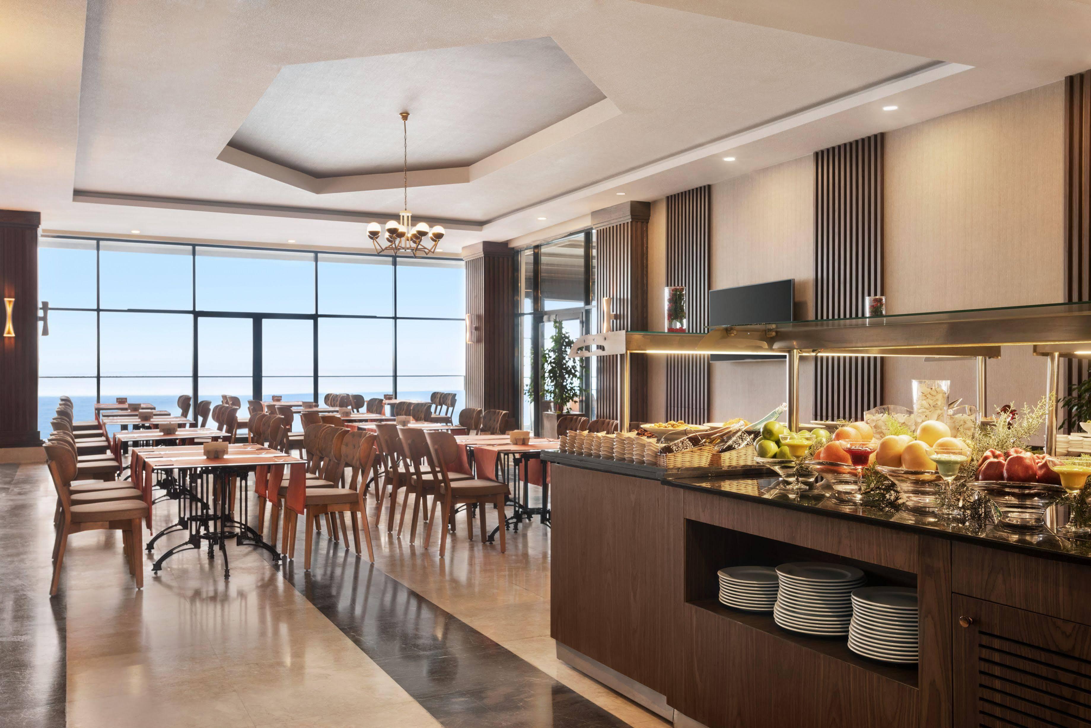 รามาดา รีสอร์ต บาย วินด์แฮม อุนเย Hotel Unye ภายนอก รูปภาพ