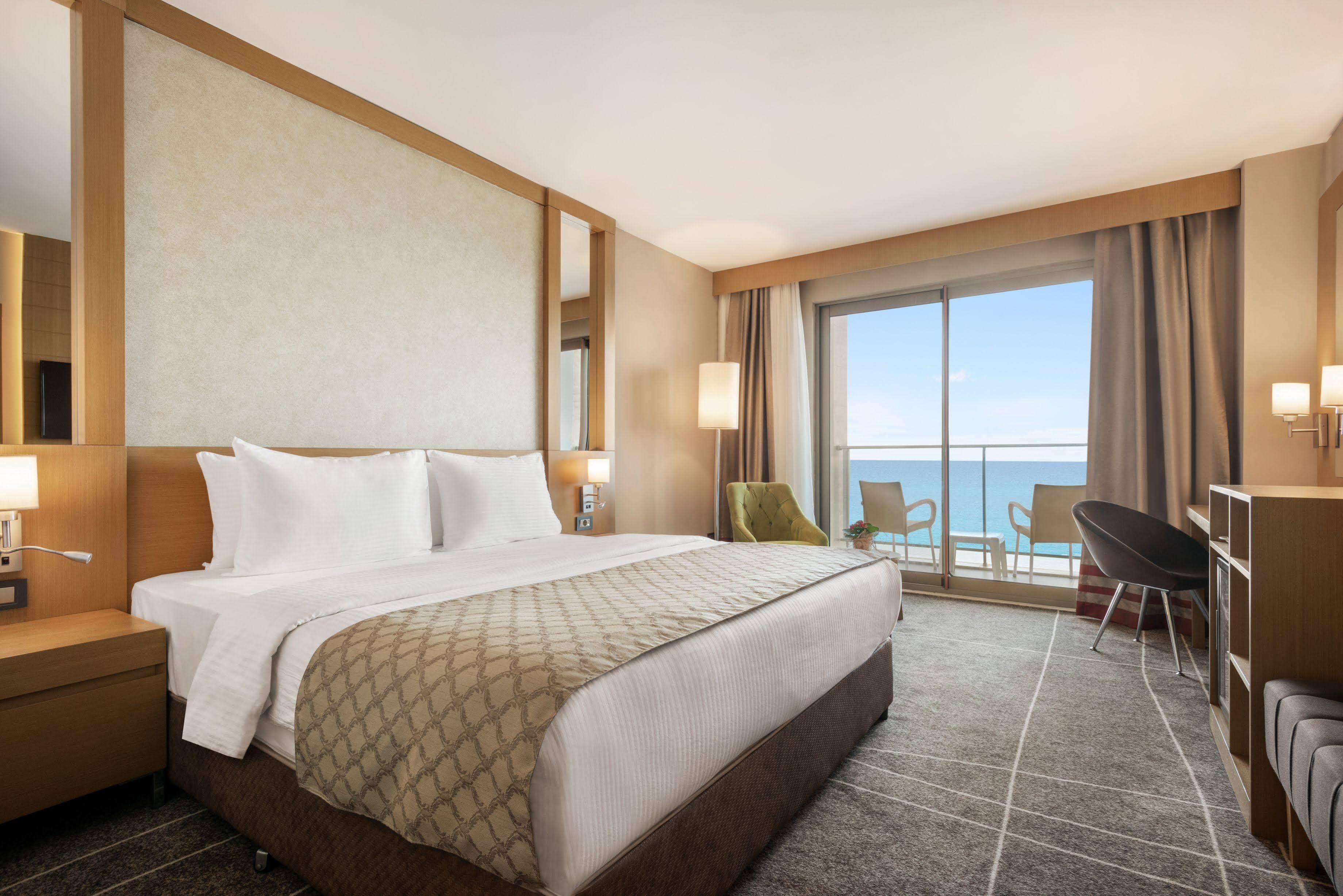รามาดา รีสอร์ต บาย วินด์แฮม อุนเย Hotel Unye ภายนอก รูปภาพ
