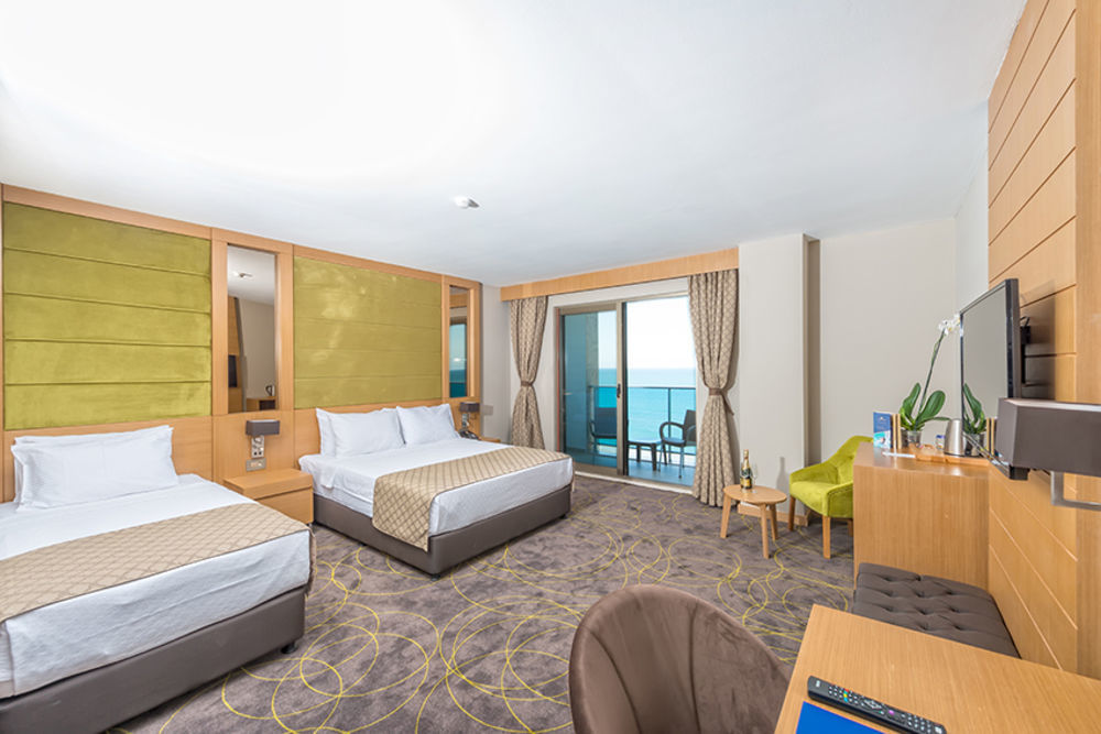 รามาดา รีสอร์ต บาย วินด์แฮม อุนเย Hotel Unye ภายนอก รูปภาพ
